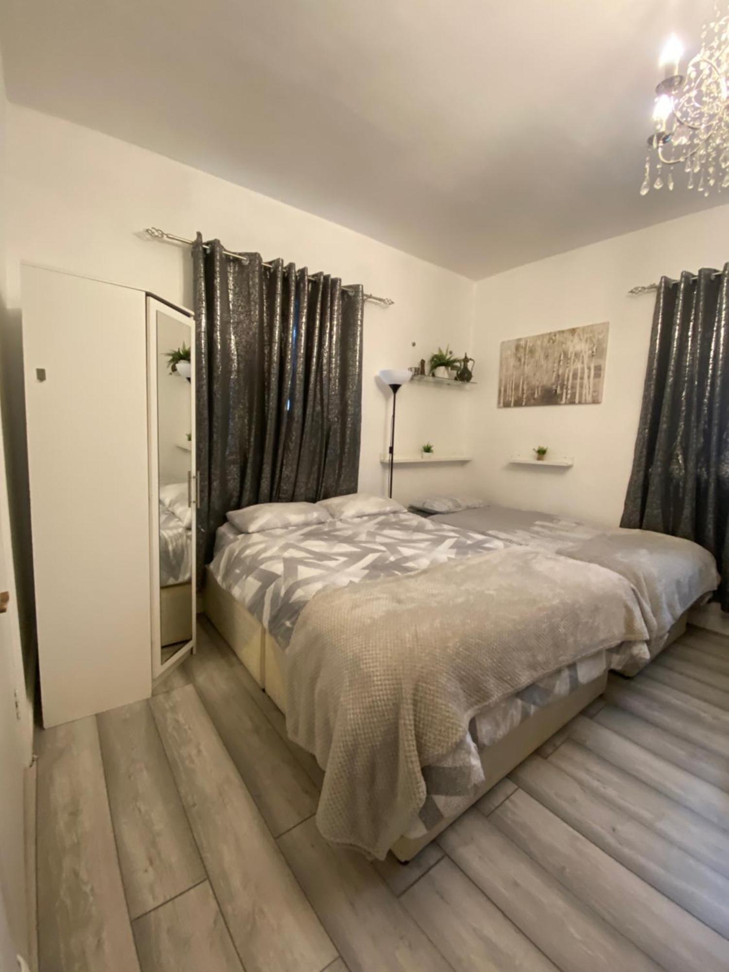 Da Giuseppe London Apartment Exterior photo